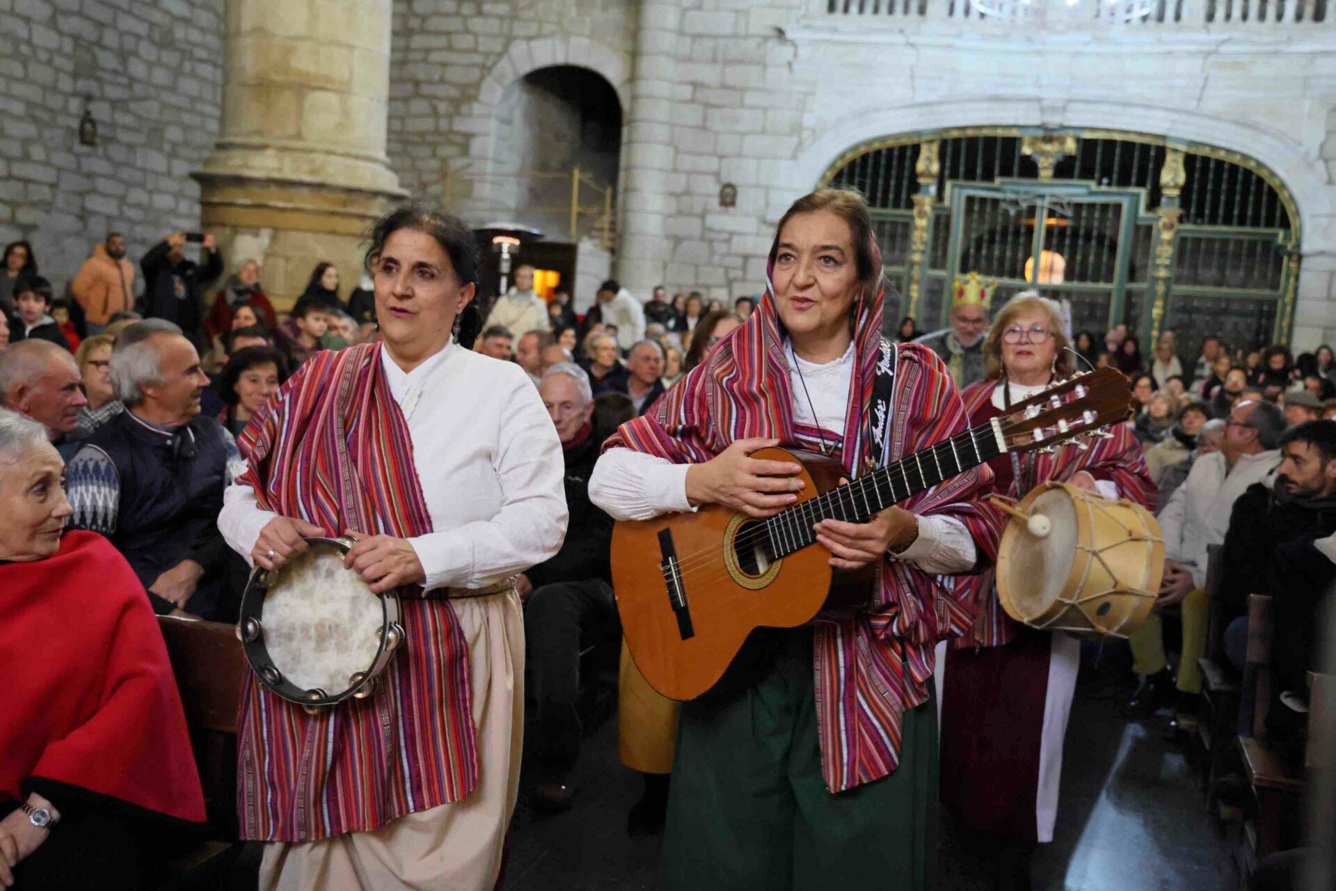 Pareja reúne a un millar de personas en su XVII Certamen de Villancicos