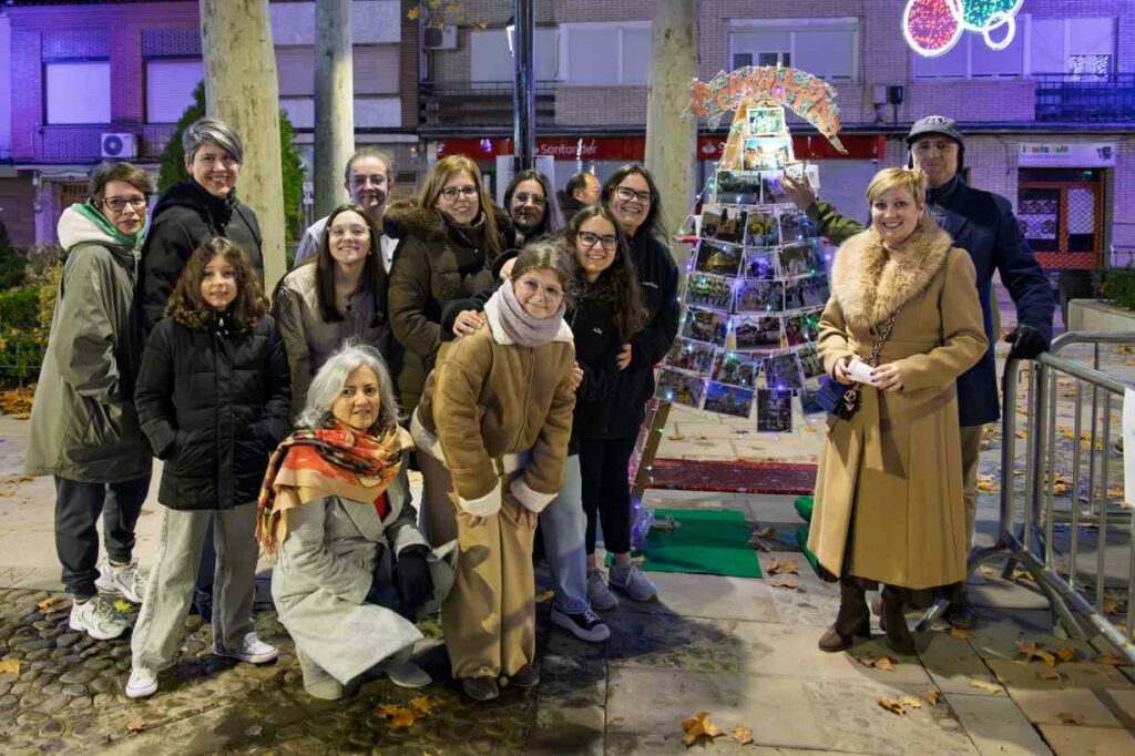 El Paseo Navideño en Argamasilla de Alba toma la Glorieta con árboles únicos hechos a mano y un mensaje común: Navidad para todos 19 paseonavideno navidad para todos 19