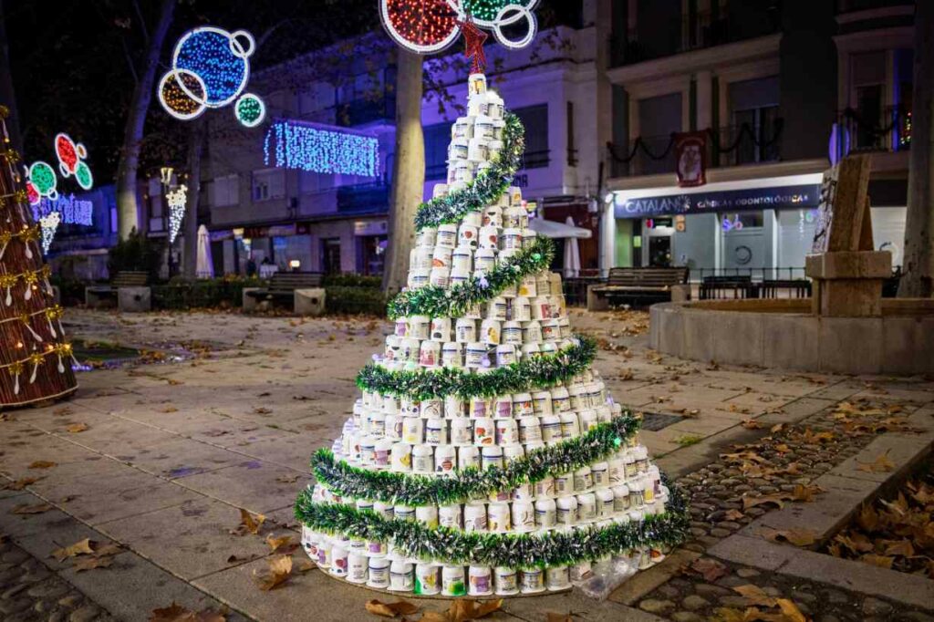 El Paseo Navideño en Argamasilla de Alba toma la Glorieta con árboles únicos hechos a mano y un mensaje común: Navidad para todos 32 paseonavideno navidad para todos 32