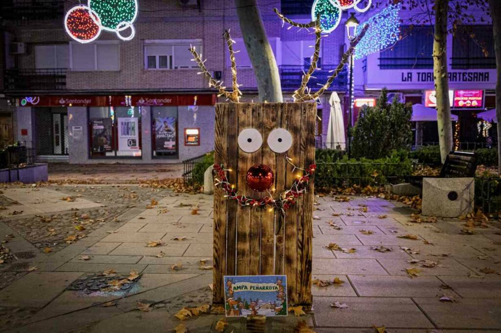 El Paseo Navideño en Argamasilla de Alba toma la Glorieta con árboles únicos hechos a mano y un mensaje común: Navidad para todos 42 paseonavideno navidad para todos 42