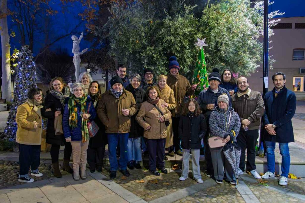 El Paseo Navideño en Argamasilla de Alba toma la Glorieta con árboles únicos hechos a mano y un mensaje común: Navidad para todos 5 paseonavideno navidad para todos 5