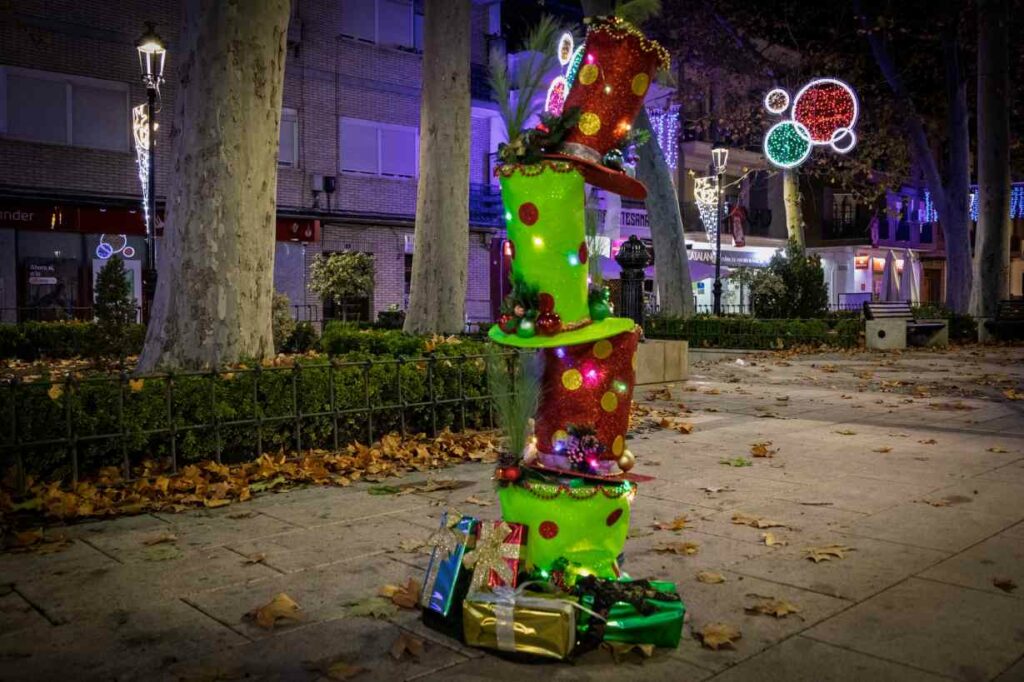 El Paseo Navideño en Argamasilla de Alba toma la Glorieta con árboles únicos hechos a mano y un mensaje común: Navidad para todos 51 paseonavideno navidad para todos 51
