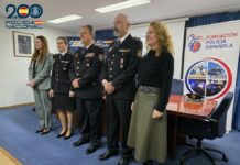 La Policía Nacional firma el convenio para la convocatoria del II Premio de Fotografía LENTE AZUL 2025