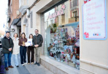 Anayansi gana el primer premio del Concurso de Escaparatismo Navideño de Tomelloso