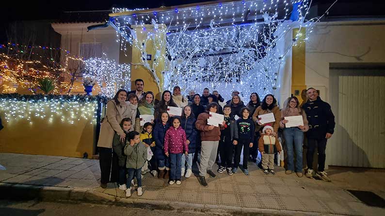 Los vecinos con mayor espíritu navideño ganan el concurso de calles y balcones de Navidad de Valdepeñas