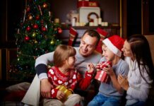 Nochevieja sin pantallas: una caja cerrada y un salón lleno de risas