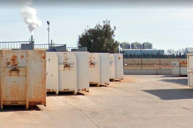 El Punto Limpio permanece cerrado por falta del personal que gestiona Comsermancha