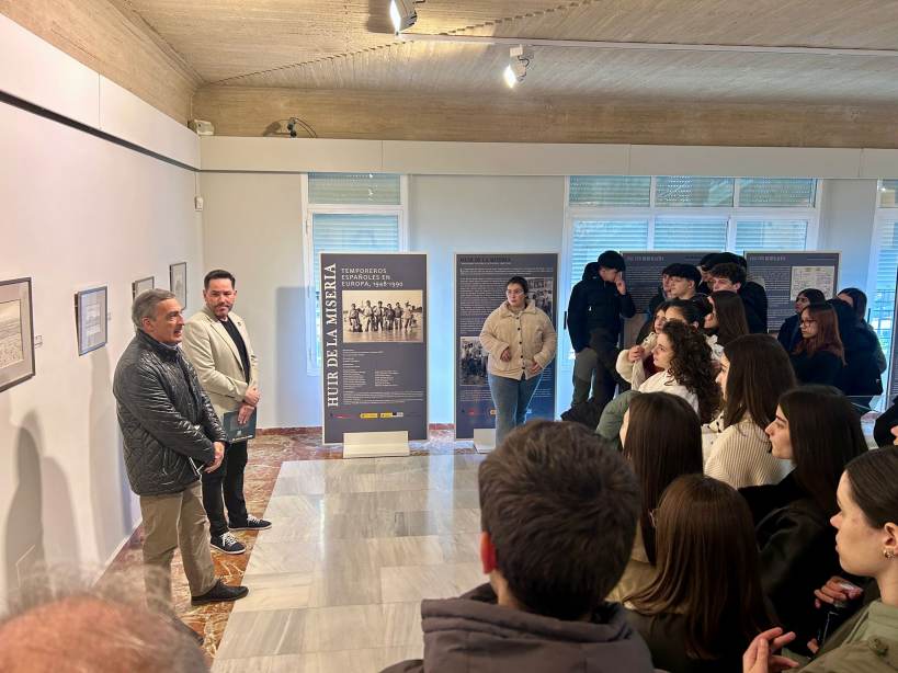 La Subdelegación del Gobierno acerca la memoria democrática a la juventud en Tomelloso 1 subdelegacion memoria democratica tomelloso 2