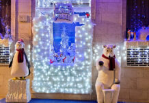 El montaje de la calle Tinajeros 31 de gana el concurso de decoración navideña de Tomelloso