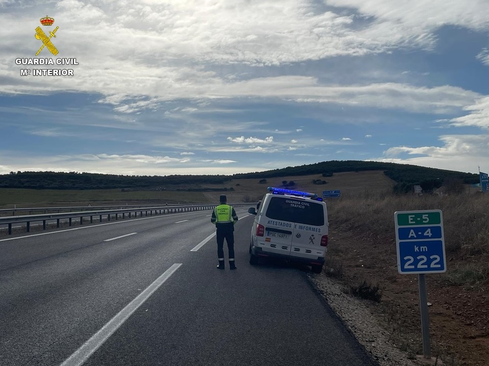 La Guardia Civil investiga al conductor de un vehículo por superar en más de 80 km/h la velocidad máxima permitida en una vía interurbana