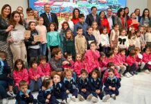 Valverde pone en valor la libertad, la justicia y la dignidad que encarna la Constitución: “Ningún niño o niña es diferente por su origen, por su condición o por el color de su piel”