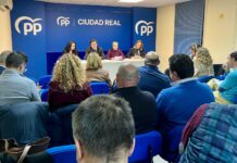 Valverde critica la “responsabilidad directa” de Page en la continuidad de Sánchez y denuncia el agotamiento de ambos gobiernos