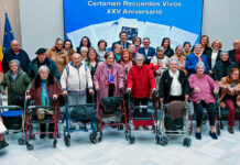 Valverde reivindica en la entrega de premios del Certamen Recuerdos Vivos la memoria, la concordia y la sabiduría de los mayores de la provincia
