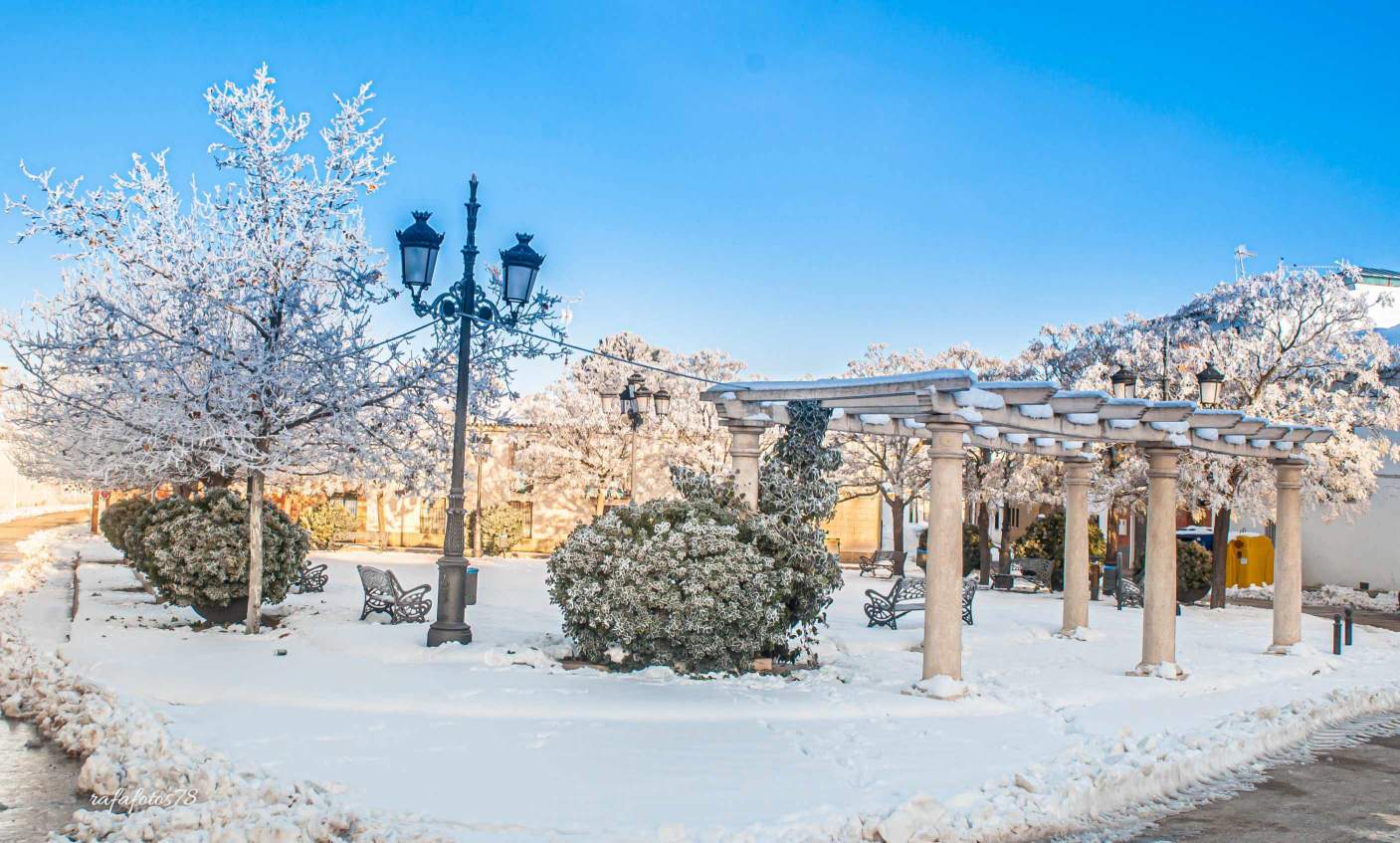 Un espectacular árbol de ganchillo de 8 metros inaugurará la Navidad en Villar de Cañas