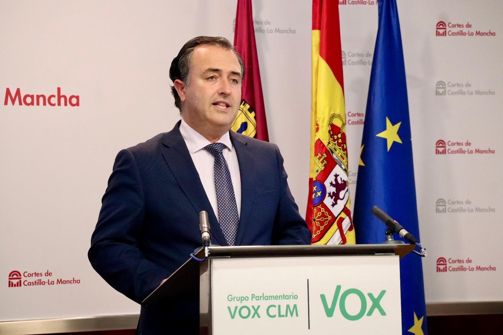 VOX denuncia que Page elimina ‘Navidad’ y ‘Semana Santa’ del calendario escolar y 