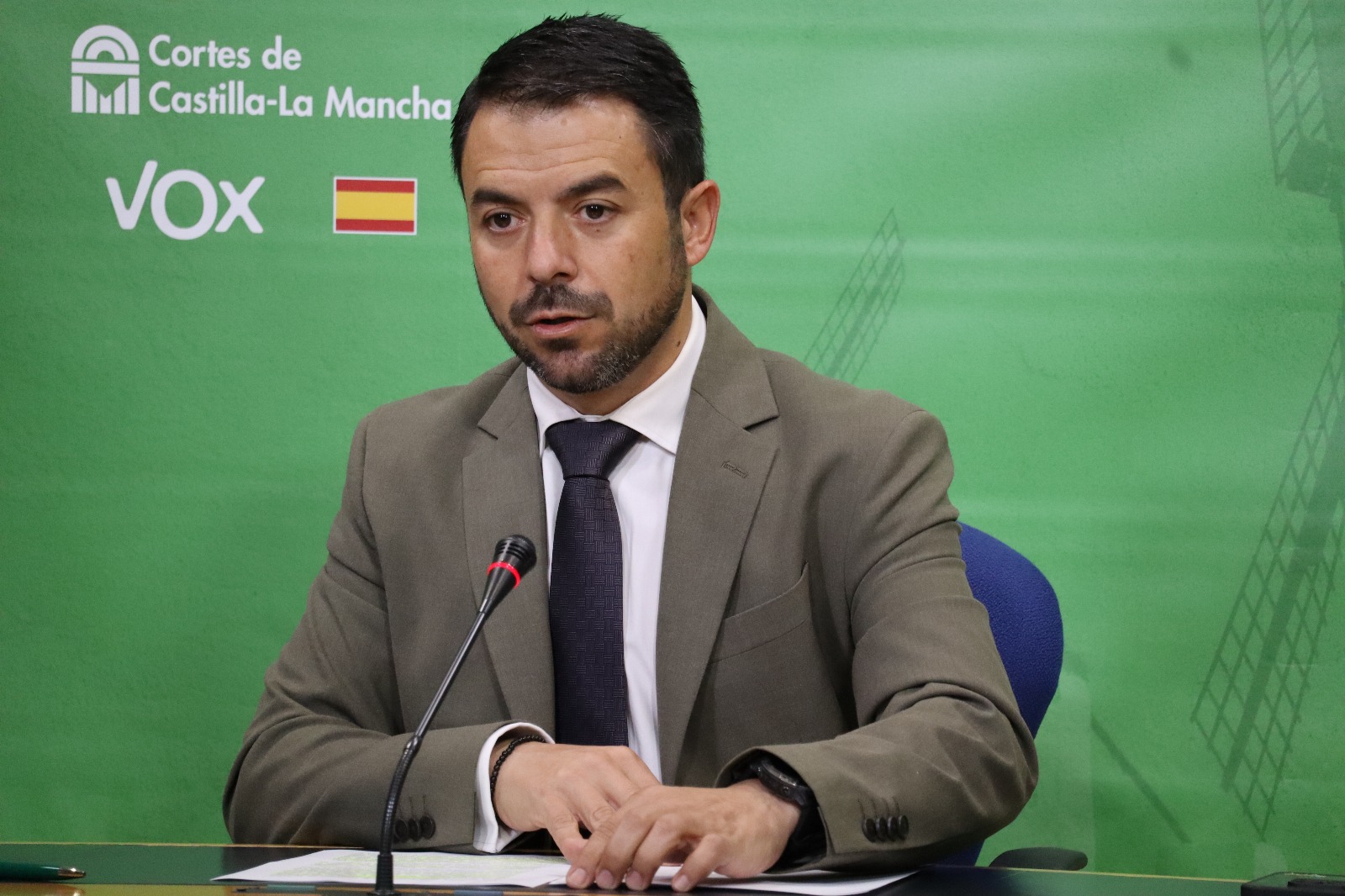 VOX denuncia que los presupuestos de Page hunden a Castilla-La Mancha en la pobreza 