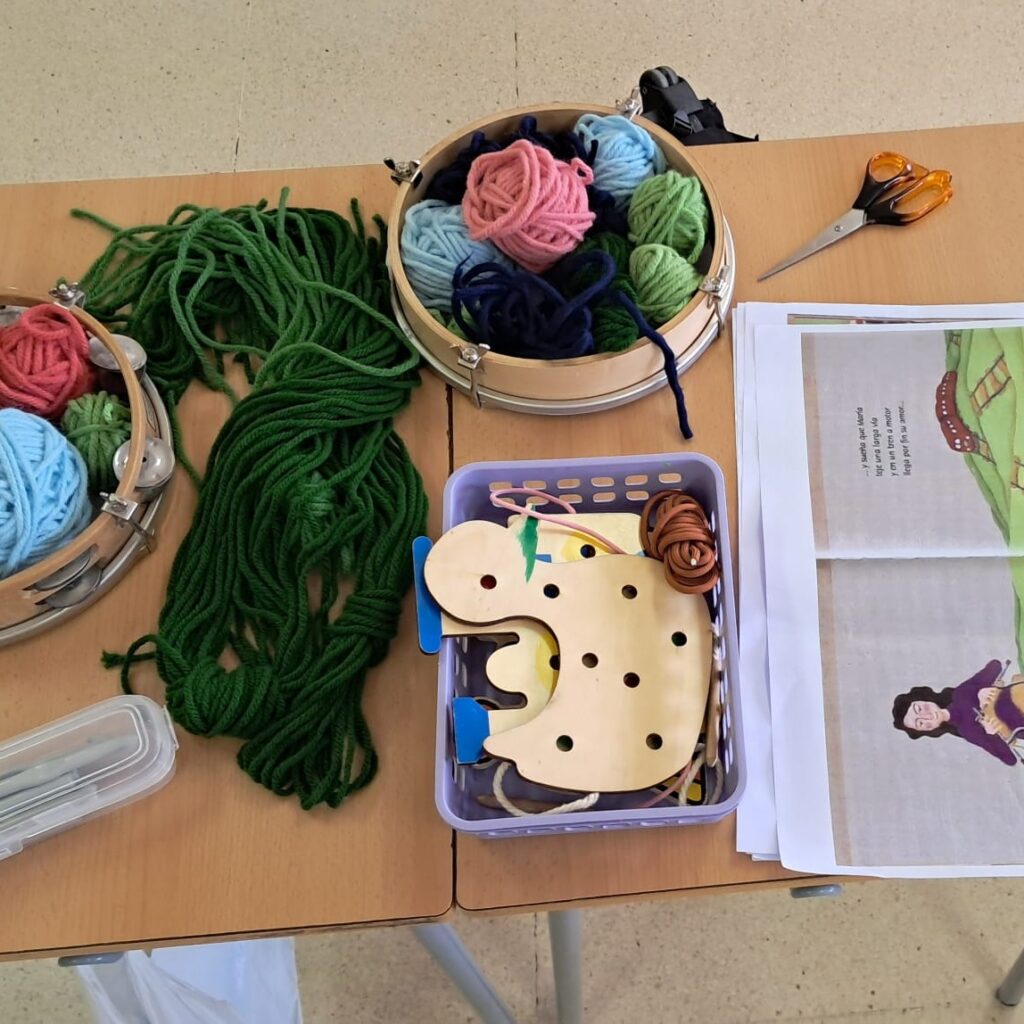 Lectura, lana y aula compartida: el IES Francisco García Pavón lleva su proyecto al CEIP Virgen de las Viñas 1 apuntodelectura 12