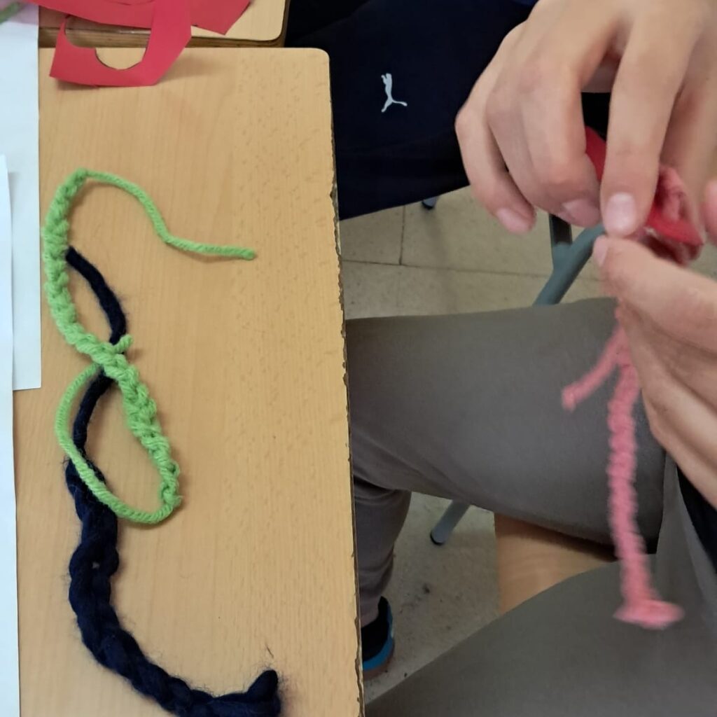 Lectura, lana y aula compartida: el IES Francisco García Pavón lleva su proyecto al CEIP Virgen de las Viñas 10 apuntodelectura 3