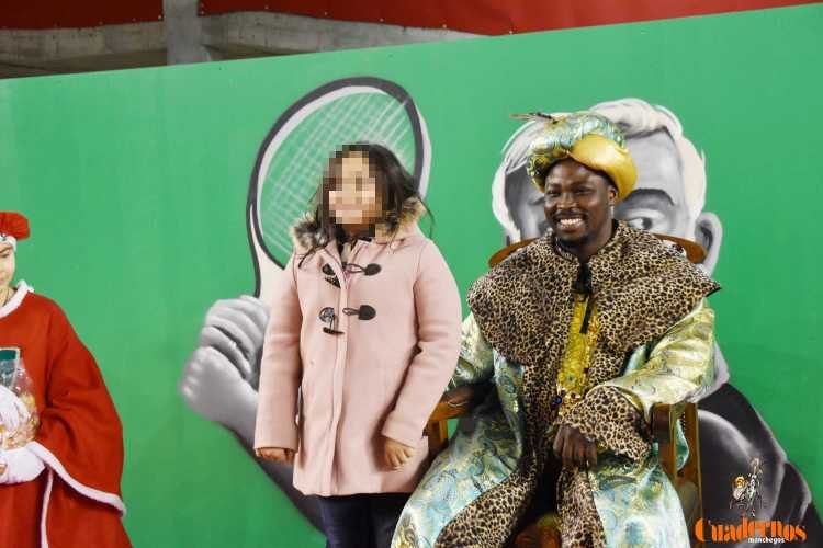 Melchor, Gaspar y Baltasar recibieron las cartas en el pabellón de la Ciudad Deportiva y desataron la emoción de los más pequeños 9 cartas reyes magos 09