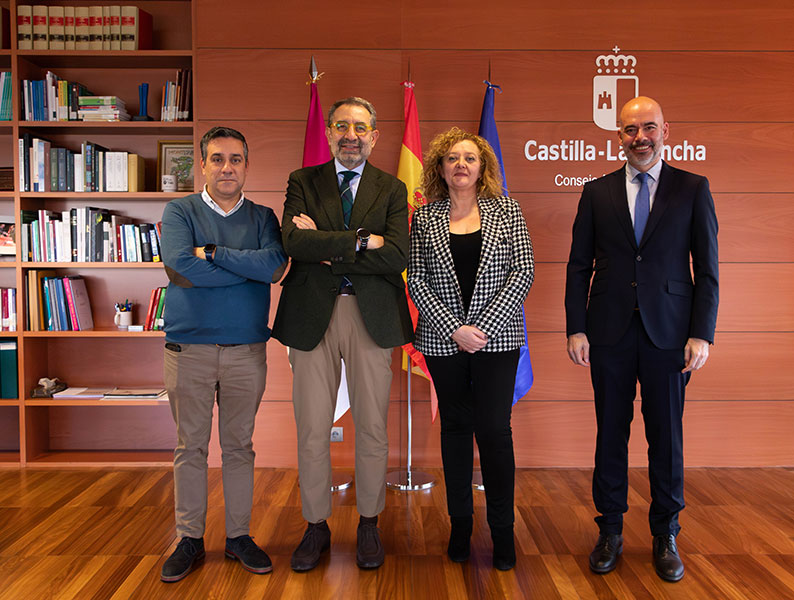 CCOO CLM plantea al consejero de Sanidad abordar la recuperación de la carrera profesional en el SESCAM