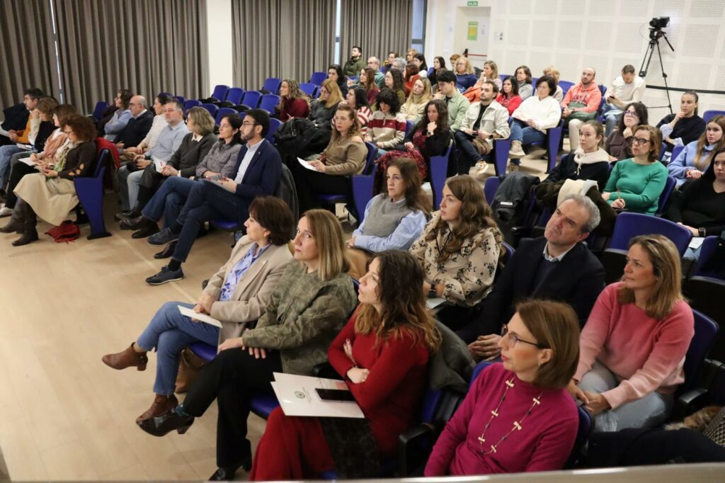 Las especialidades de Enfermería en Castilla-La Mancha centran el debate en una jornada regional celebrada en Albacete 5 colegio enfermeria cr 4