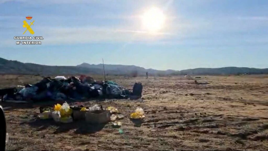 “Operación contrarreloj: 300 agentes, 16 camiones intervenidos y 731 denuncias… así frenaron la ‘Big Fucking Party’ del embalse del Cenajo” 1 detencionferezalbacete 2