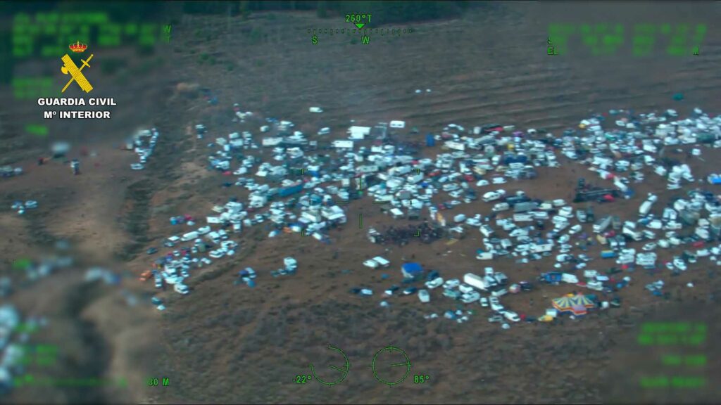 “Operación contrarreloj: 300 agentes, 16 camiones intervenidos y 731 denuncias… así frenaron la ‘Big Fucking Party’ del embalse del Cenajo” 3 detencionferezalbacete 4