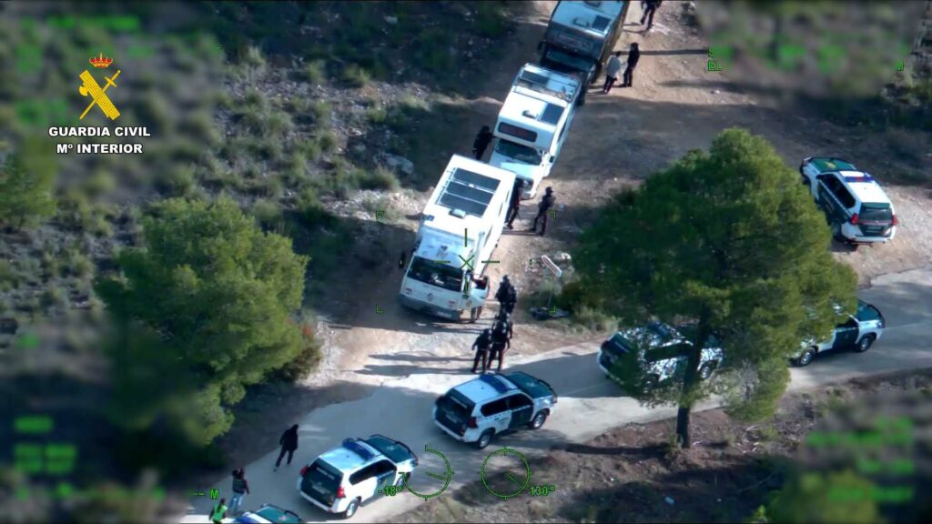 “Operación contrarreloj: 300 agentes, 16 camiones intervenidos y 731 denuncias… así frenaron la ‘Big Fucking Party’ del embalse del Cenajo” 4 detencionferezalbacete 5
