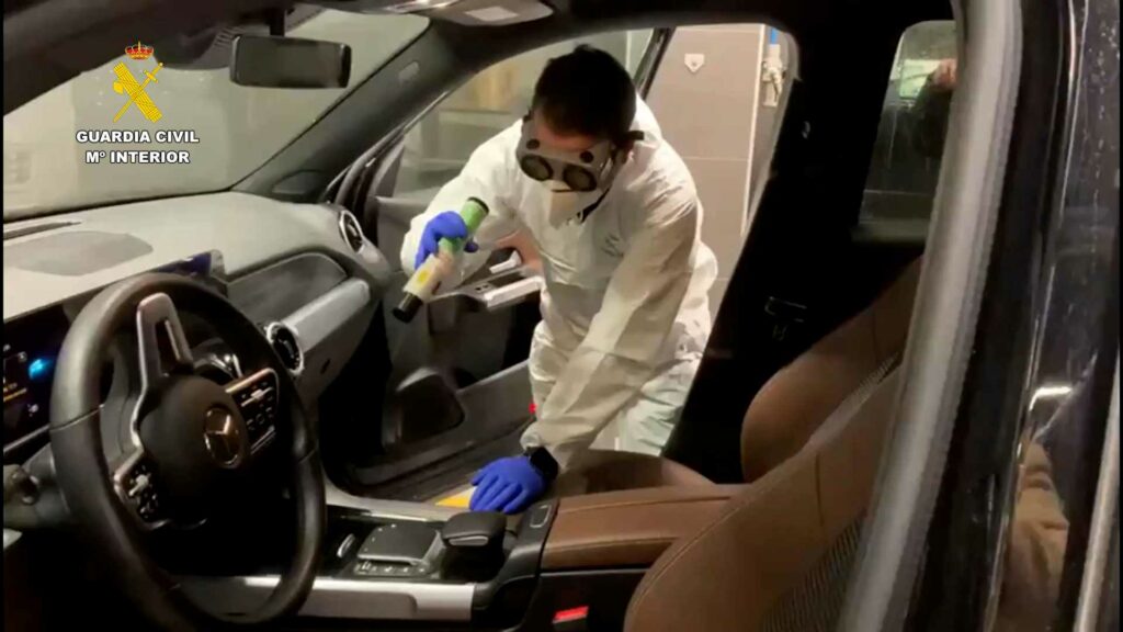 La Guardia Civil desarticula una peligrosa y violenta organización criminal especializada en “vuelcos” de droga y secuestros exprés 3 detencionorganizacioncriminal 4