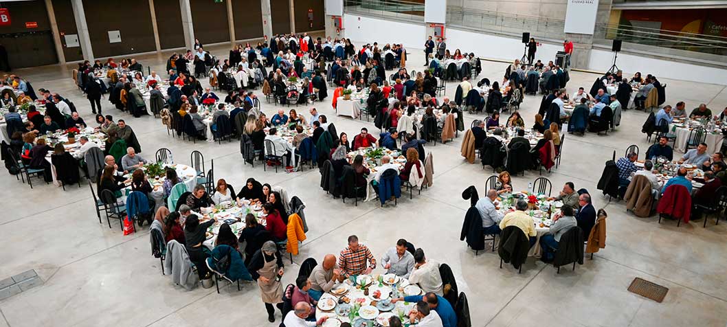 La Diputación de Ciudad Real destina 1.000 euros al Banco de Alimentos gracias a la aportación de los trabajadores a la comida de Navidad