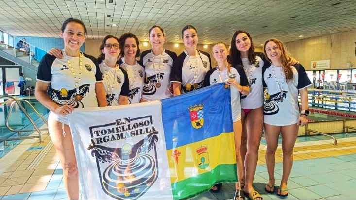 La Escuela de Nadadores de Tomelloso y Argamasilla de Alba conquista 30 medallas en el Regional Máster
