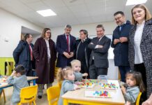 García-Page inaugura la escuela infantil «Los Cotos» de Cobisa en la provincia de Toledo