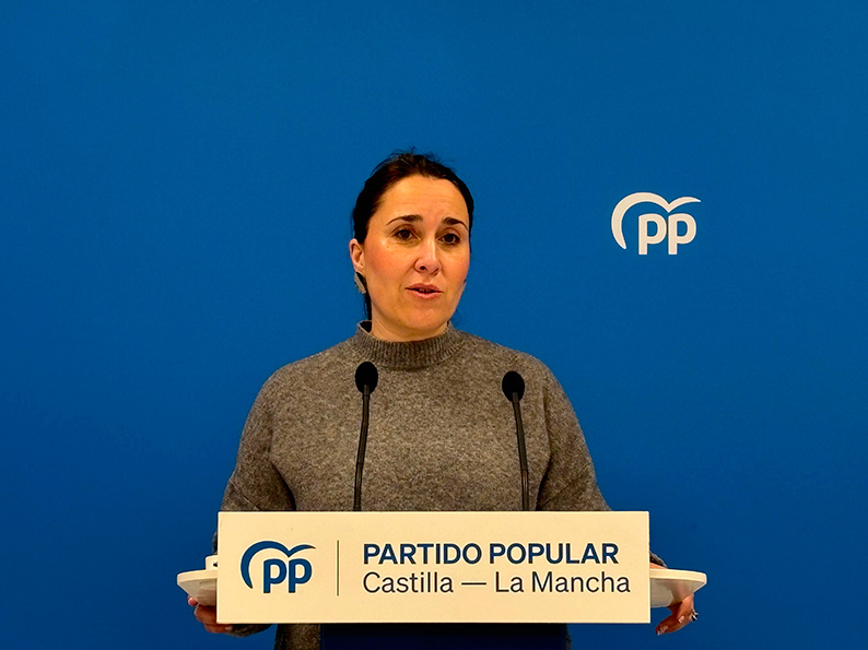 Hernández critica “la nueva cortina de humo” de Sánchez con la regularización masiva y exige explicaciones a Page por su silencio