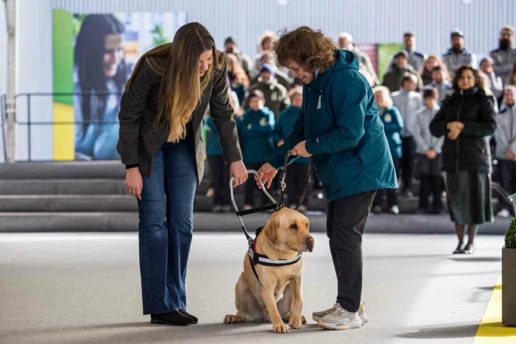 La Infanta Sofía inaugura el Complejo Clínico y Asistencial de la Fundación ONCE del Perro Guía 5 infanta perro guia