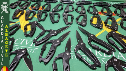 La Guardia Civil de Albacete interviene cincuenta armas blancas prohibidas 2 intervenidas armas blancas 3