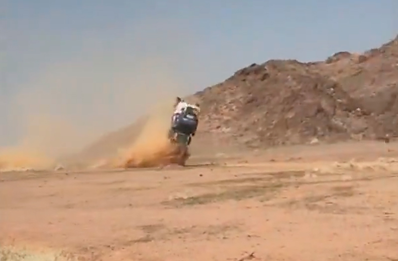 Dakar 2026 (etapa 5): el brutal accidente de Jesús Calleja, el “milagro” mecánico de Carlos Sainz y Schareina pierde el liderato