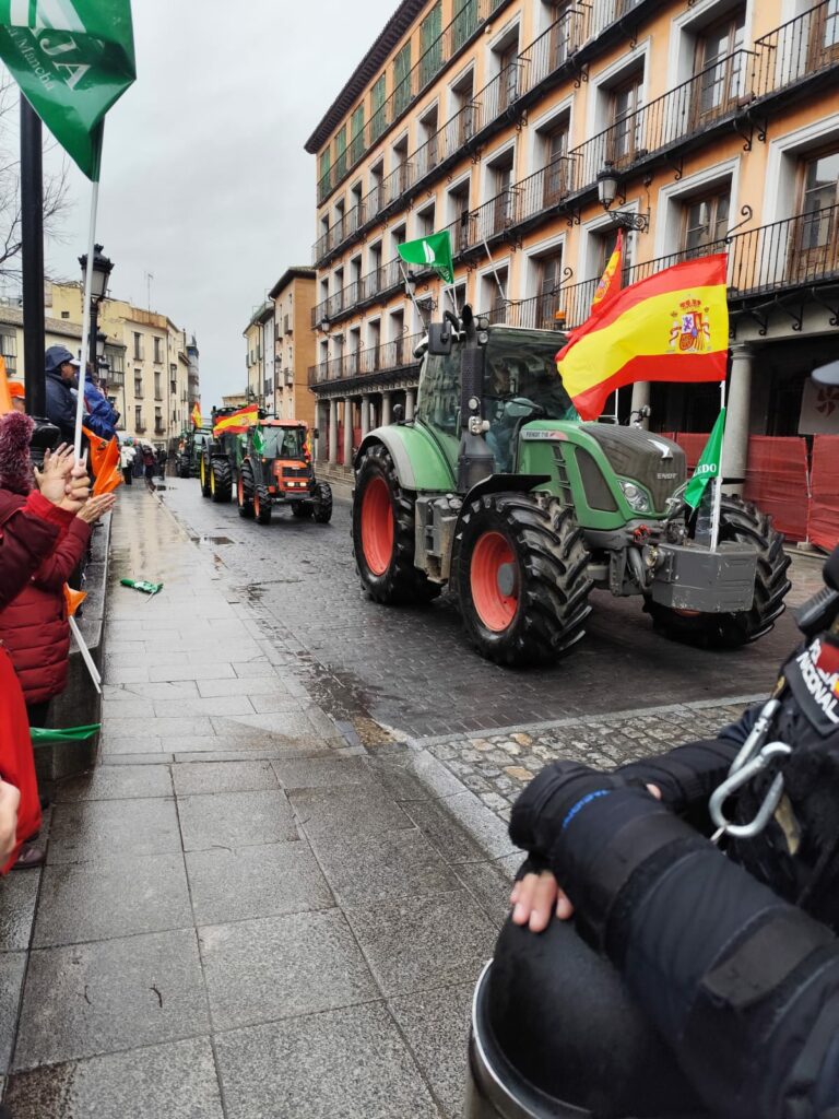Agricultores de Villarrubia de los Ojos se suman a la manifestación agraria y ganadera de Toledo 2 manifestacionasaja villarrubia 2