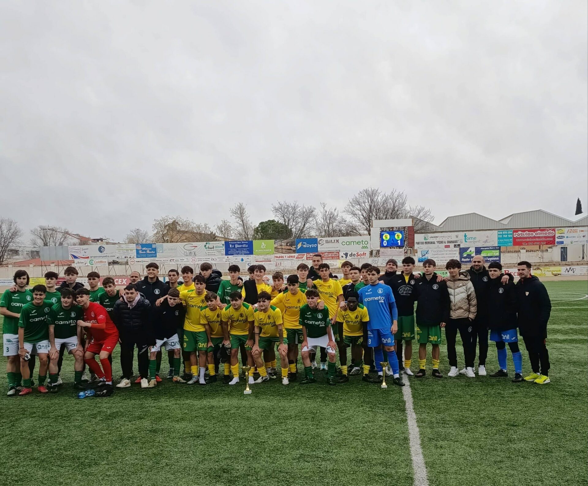 El Atlético Tomelloso honra a Paco Cañas en un memorial intenso que coronó al Juvenil A