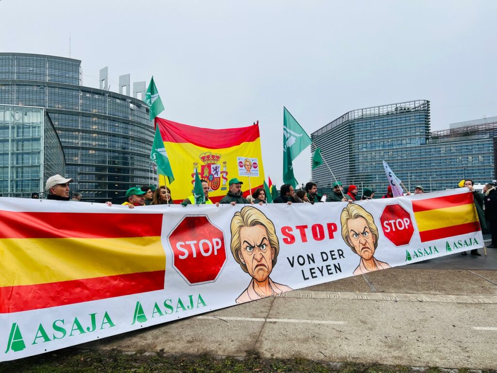 El campo europeo se planta ante MERCOSUR: Barato exige un mercado limpio, transparente y con reciprocidad 3 movilizacion asaja estrasburgo 2026 2