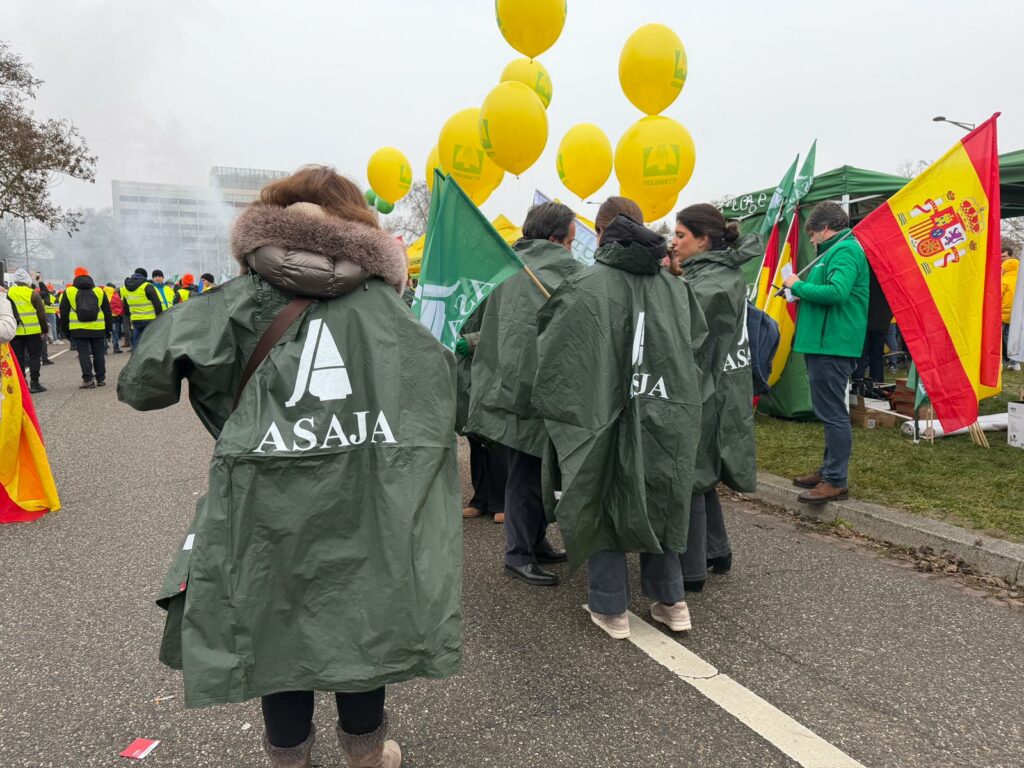 El campo europeo se planta ante MERCOSUR: Barato exige un mercado limpio, transparente y con reciprocidad 7 movilizacion asaja estrasburgo 2026 6