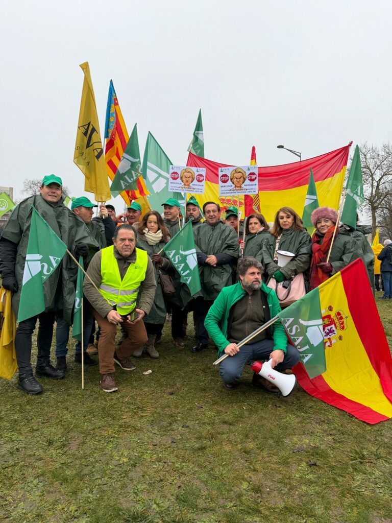 El campo europeo se planta ante MERCOSUR: Barato exige un mercado limpio, transparente y con reciprocidad 9 movilizacion asaja estrasburgo 2026 8