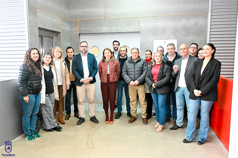 Navarro entrega a las autoescuelas las llaves de la nueva Pista de Conductores