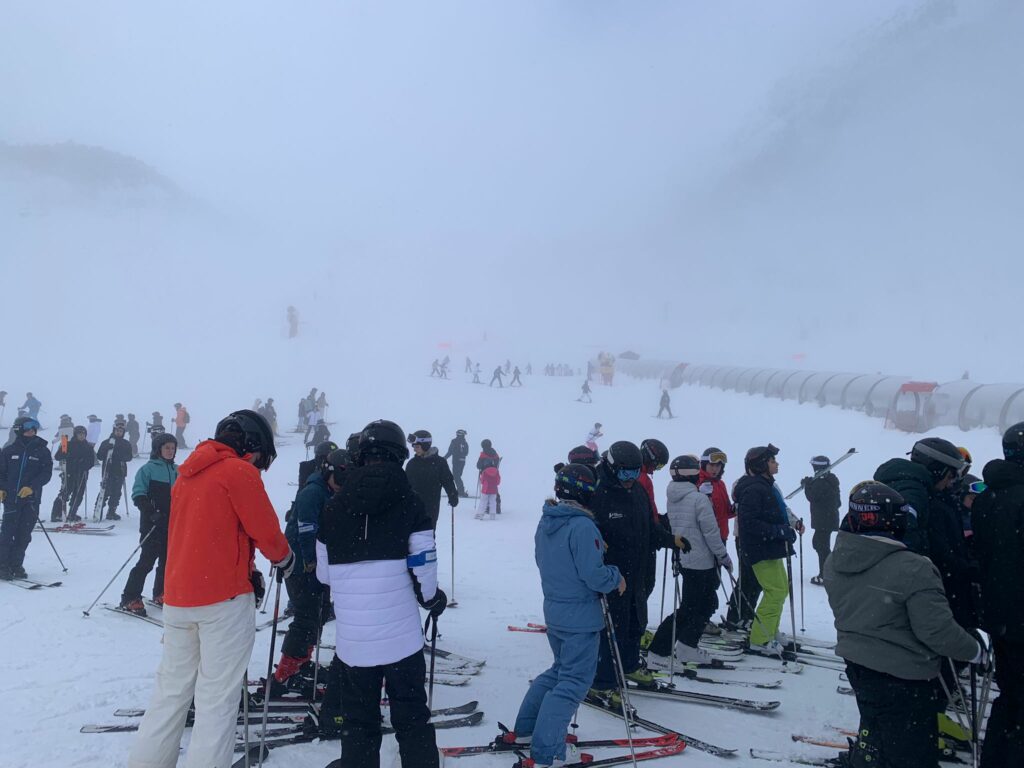 Del fuego de San Antón a la nieve de Andorra: 83 estudiantes del IES Eladio Cabañero se suben a los esquís 1 nieveeladiocabanero