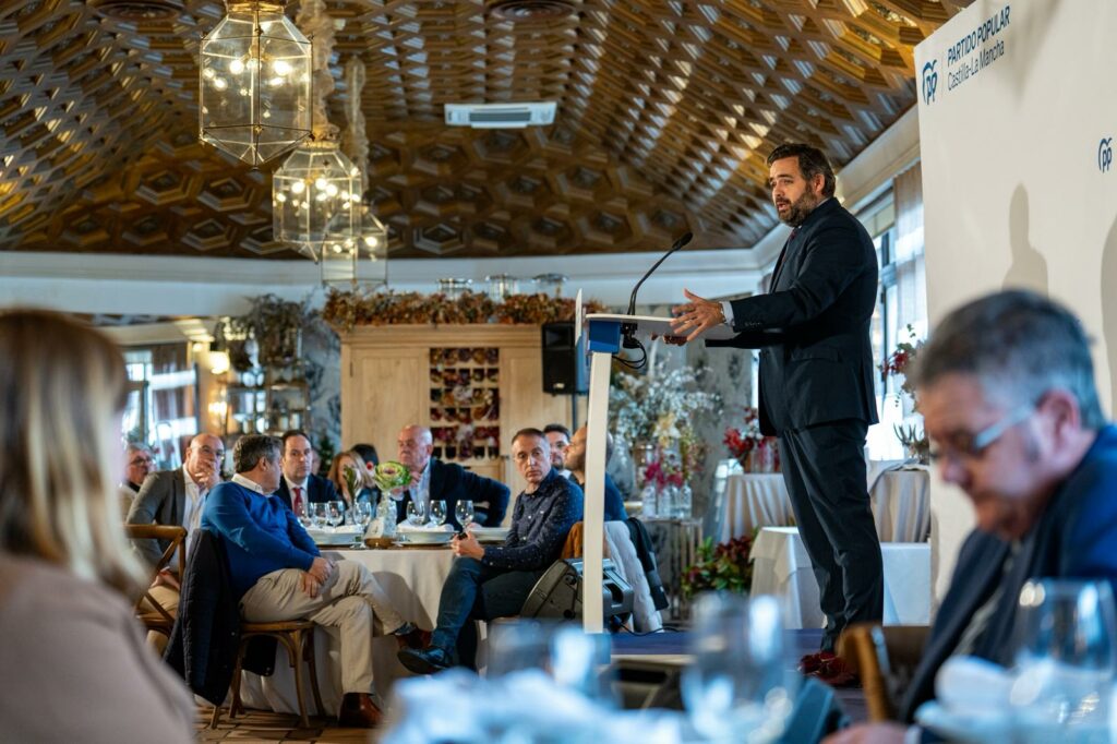 Núñez apuesta por "pasar de gestionar la inercia" a liderar el futuro de transformación de Castilla-La Mancha "tras años de oportunidades perdidas" 4 nunez pp clm 3