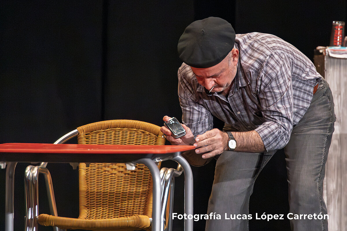 El XX Certamen Nacional de Teatro Aficionado “Viaje al Parnaso” conquista al público con Un mes tú, un mes yo