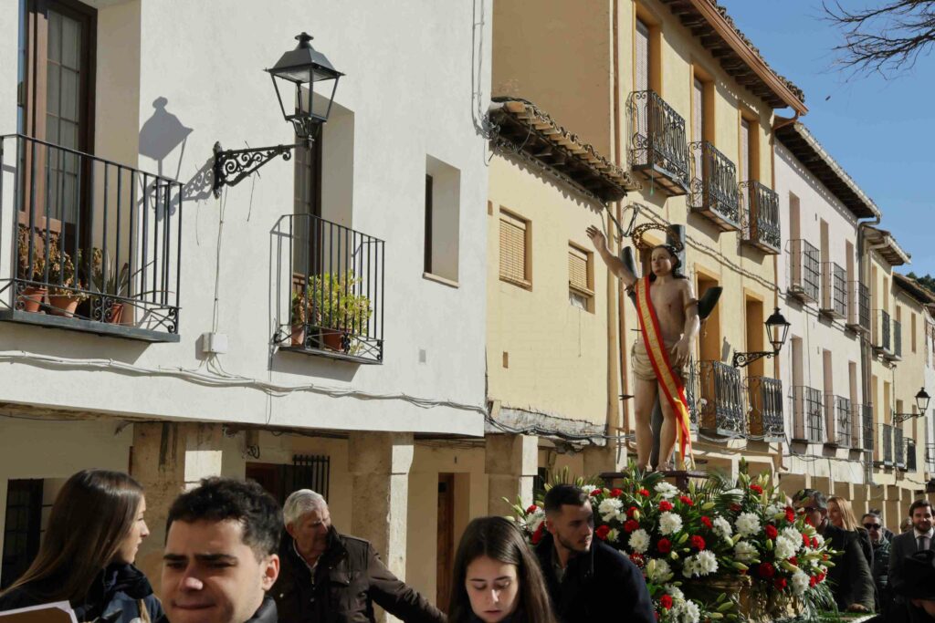 Pastrana celebra la festividad de San Sebastián con misa y procesión en honor al patrón de la villa 6 pastrana festividad san sebastian 5