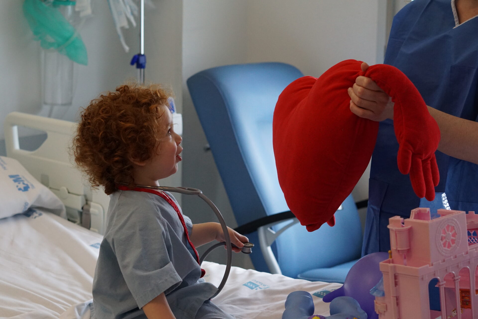 Una enfermera de Castilla-La Mancha recibe el tercer premio de la Categoría General del certamen nacional FotoEnfermería 2024-2025