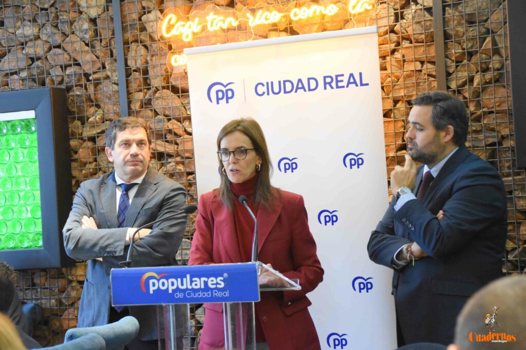 Valverde: "El objetivo del PP es ganar más municipios para conseguir un cambio de gobierno a nivel regional y nacional" 6 pp ganar municipios y cambio de gobierno 02