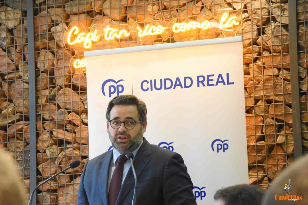 Valverde: "El objetivo del PP es ganar más municipios para conseguir un cambio de gobierno a nivel regional y nacional" 5 pp ganar municipios y cambio de gobierno 03