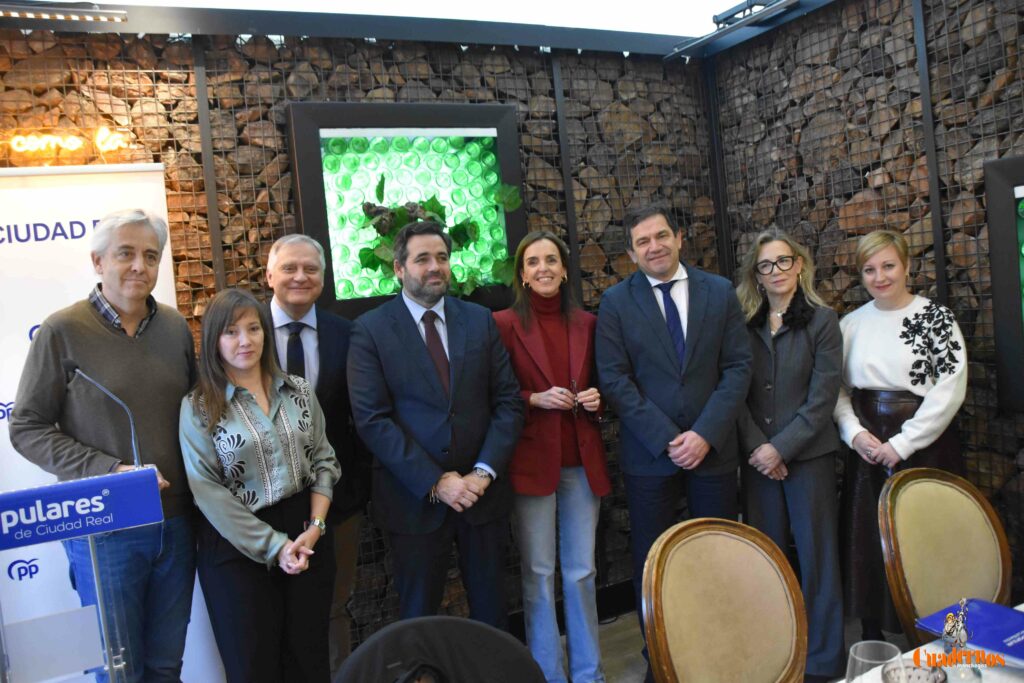 Valverde: "El objetivo del PP es ganar más municipios para conseguir un cambio de gobierno a nivel regional y nacional" 8 pp ganar municipios y cambio de gobierno 12